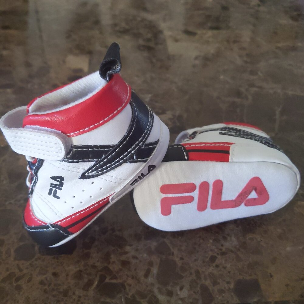 FILA BABY BOY SHOES SIZE O TO 6 MONTHS - Picture 1 of 11
